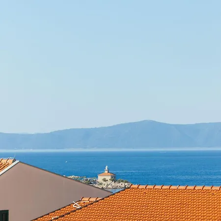 Ani Deluxe アパート